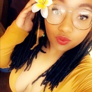 Meet your Posher, Kiashia